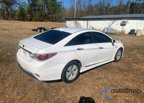 2015 Hyundai Sonata Hybrid z USA, uszkodzony, nr VIN KMHEC4A40FA128520